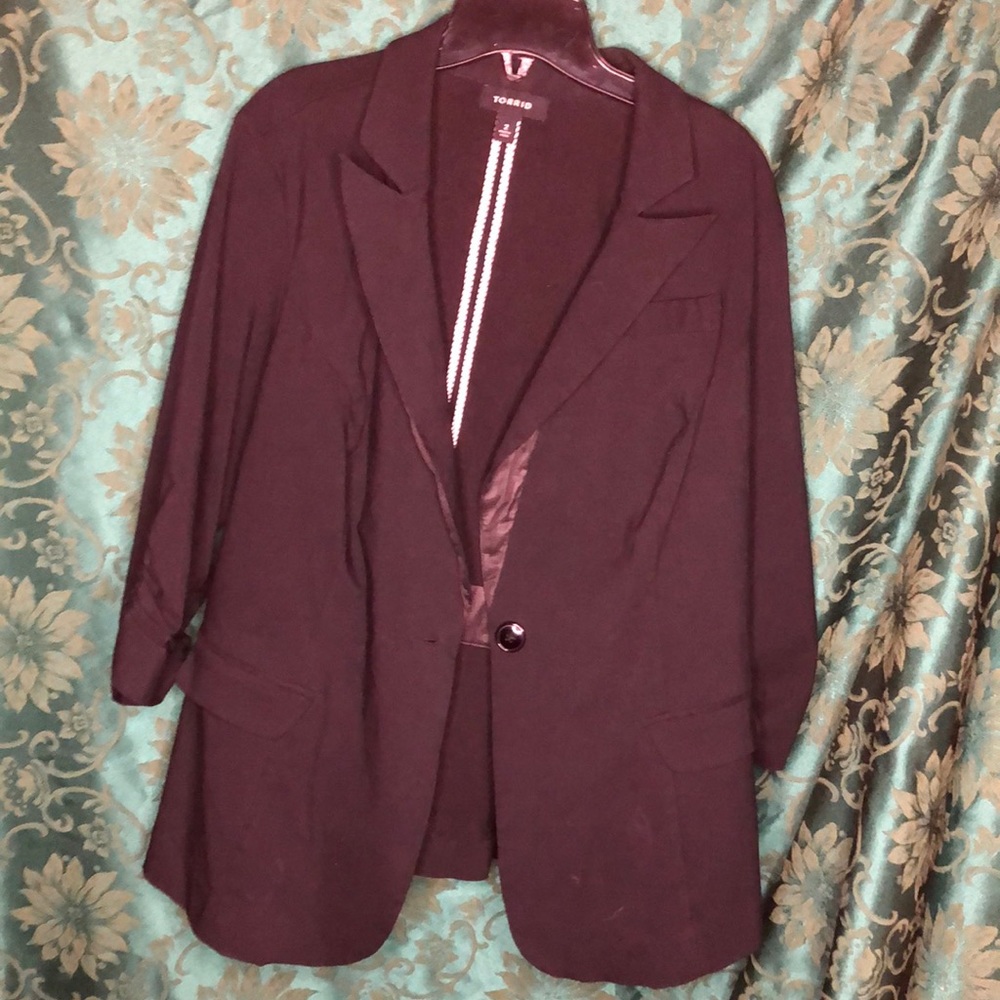 Black Quarter Sleeve Blazer